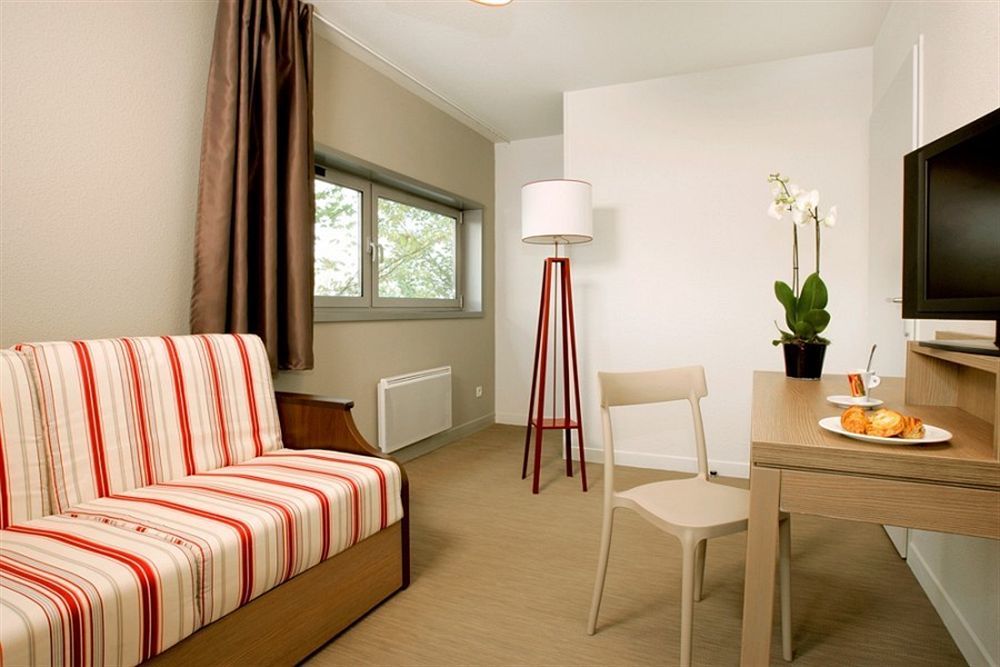 Terres de France - Appart'Hotel Quimper Bretagne Esterno foto